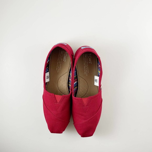 Tom’s Women’s Red Canvas Moccasin Flats - Picture 8 of 9